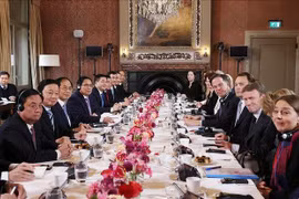 Premier vietnamita sostiene conversaciones con su homólogo holandés 