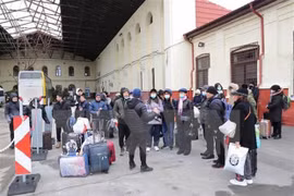 Ciudadanos vietnamitas en vuelos de repatriación de Ucrania no necesitan someterse a prueba del COVID-19