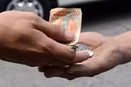 Banco central de Filipinas sube tasa de interés por tercer mes consecutivo