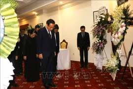 Dirigentes de Ciudad Ho Chi Minh rinden homenaje al exlíder chino Jiang Zemin 