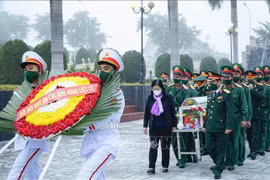 Rinden homenaje póstumo a combatientes vietnamitas caídos en Laos