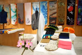 Celebran en Quang Ninh exposición sobre el traje tradicional Ao dai