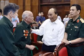 Presidente de Vietnam alaba méritos de mártires y excombatientes