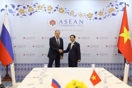 Cancilleres vietnamita y ruso se reúnen al margen de Cumbres de ASEAN