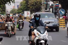 Camboya inicia conversaciones para aumentar el salario de trabajadores textiles para 2023