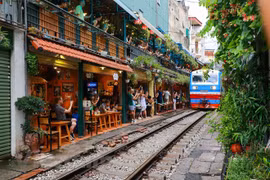 Revocarán todas las licencias de cafeterías a lo largo de vías del tren 