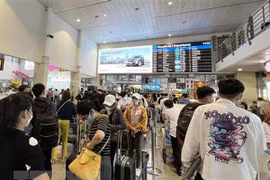 Aeropuerto Tan Son Nhat de Vietnam ofrece servicios a número récord de pasajeros