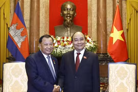 Presidente de Vietnam recibe al titular del Senado de Camboya