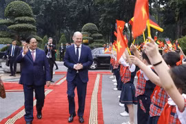 Efectúan ceremonia de bienvenida al canciller alemán Olaf Scholz