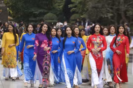 Festival Ao Dai de Turismo de Hanoi atrae más de 30 mil visitantes