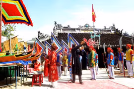 Rinden tributo póstumo en Vietnam a milicianos de Hoang Sa