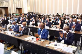 Países francófonos debaten en Vietnam cooperación en esfera agrícola y de energía renovable