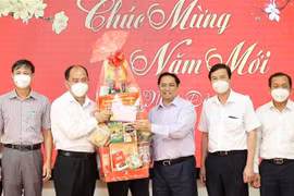 Primer ministro pide a Ciudad Ho Chi Minh continuar campañas de vacunación