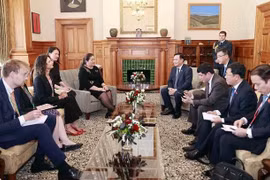 Presidente del Parlamento vietnamita se reúne con gobernadora general de Nueva Zelanda