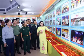 Exposición en Hanoi resalta cooperación entre policías Vietnam-Camboya-Laos