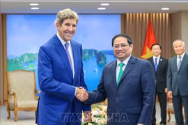Primer ministro de Vietnam recibe a John Kerry 
