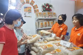 Hanoi por promover consumo de productos y turismo 