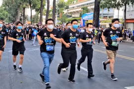 Jóvenes de Ciudad Ho Chi Minh participan en carrera por la Hora del Planeta 2022
