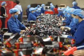 Inversores extranjeros prestan atención a la fuerza laboral de Vietnam