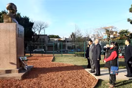 Rinden homenaje al Presidente Ho Chi Minh en Argentina