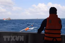 Rescatan a pesquero encallado en aguas vietnamitas de Truong Sa