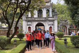 Flujo de turistas internacionales en Vietnam continúa aumentando en mayo