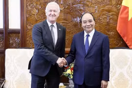 Presidente vietnamita recibe a embajadores salientes de Países Bajos y Suiza