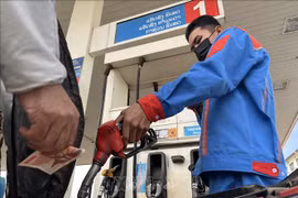 Laos trabaja por resolver crisis de combustibles