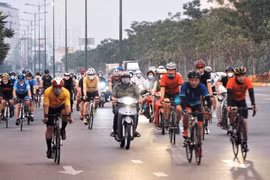 Ciudad Ho Chi Minh considera establecer carriles para bicicletas y peatones en carretera principal