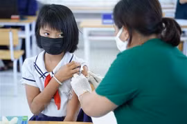 Vietnam registra más de 12 mil casos de COVID-19 este jueves
