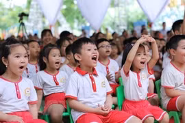 Instituciones educativas vietnamitas integrarán derechos humanos en su currículo para 2025