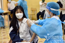 A favor de la vacunación más del 60 por ciento de los padres en Vietnam, según encuesta