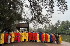 Diplomáticos extranjeros exploran costumbres del Año Nuevo Lunar en Vietnam