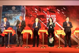 Exposición "Hanoi 1972- Aspiración por la paz" se celebra en Hanoi