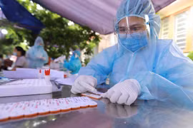 Disminuye número de nuevos casos nuevos de COVID-19 en Vietnam