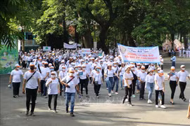 Más de cinco mil personas participan en caminata en apoyo a víctimas del Agente Naranja
