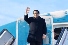  Primer ministro llega a Bruselas para la Cumbre conmemorativa de nexos ASEAN - UE