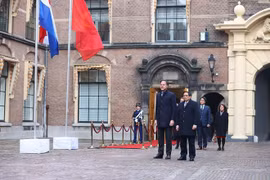 Ceremonia oficial de bienvenida al premier vietnamita en Países Bajos 