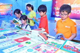Lanzan concursos de promover lectura en Vietnam