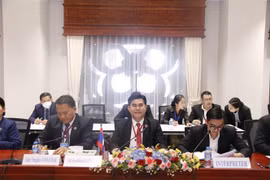 Intensifican intercambios jóvenes parlamentarios de Vietnam y Laos