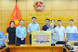 Vietnam recibe donación de productos antiCOVID-19 de compatriotas en Corea del Sur 