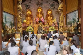Vietnamitas en Laos rinden tributo a soldados caídos en la batalla de Gac Ma