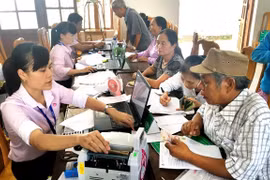 Cerca de 6,4 millones de hogares pobres en Vietnam se benefician de préstamos de políticas sociales