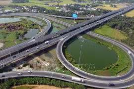 Parlamento vietnamita debate sobre asuntos relativos al sistema de autopistas