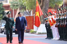 Primer ministro de Vietnam aplaude logros de fuerza de guardia fronteriza