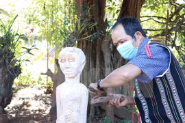 Conservan estatuas de madera de Altiplanicie Occidental de Vietnam