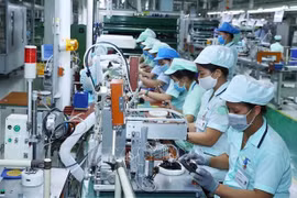 Estimulan en Vietnam las iniciativas de empresas y científicos jóvenes 