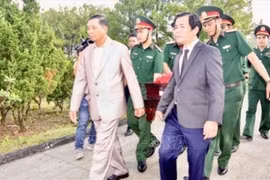 Rinden homenaje póstumo a combatientes voluntarios vietnamitas fallecidos en Laos