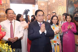 Primer ministro de Vietnam rinde homenaje al Presidente Ho Chi Minh