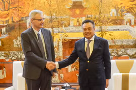 Hanoi promueve intercambios culturales y económicos con Francia
